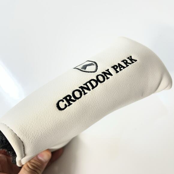 Crondon Park Golf Course Name Blade Putter White Golf Club Head Cover - Picture 3 of 4